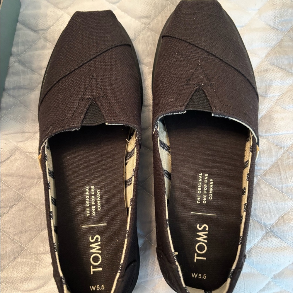 Toms Black Athletic Shoes for Women
